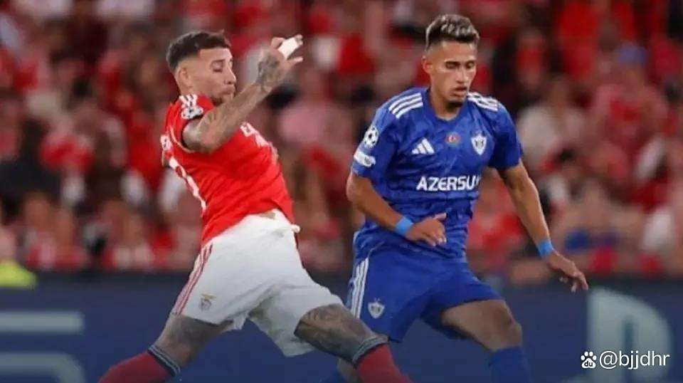 本菲卡迎欧冠关键赛,清晨防线松动,悬念犹存,训练强度明显提升 本菲卡迎欧冠关键赛,清晨防线松动,悬念犹存,训练强度明显提升